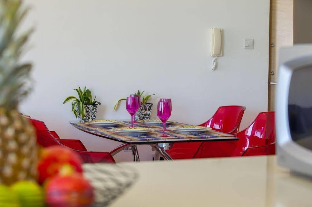Fig Tree Bay Apartments โปรทาราส ภายนอก รูปภาพ