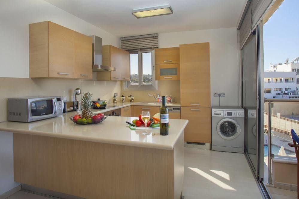 Fig Tree Bay Apartments โปรทาราส ภายนอก รูปภาพ